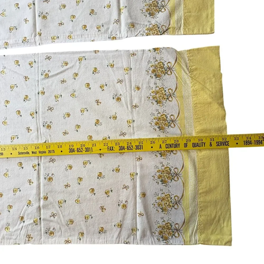 Set 2 Vintage Yellow Rose Floral Pillowcases 1960s 1970s Pair